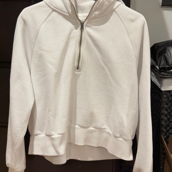 Vuori Women's White Half-Zip Quarter Zip Sweatshirt Hoodie - Picture 3 of 5